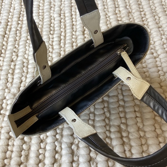 Chanel Silver PM Paris Tote - Picture 5 of 17